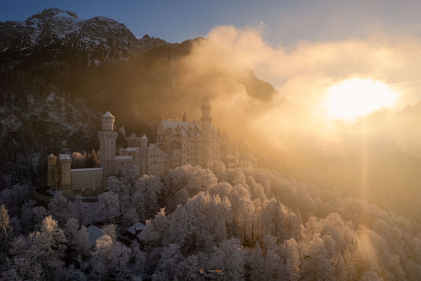 Schloss Neuschwanstein zum Sonnenuntergang im WInterkleid (433_DJI_0702-HDR)