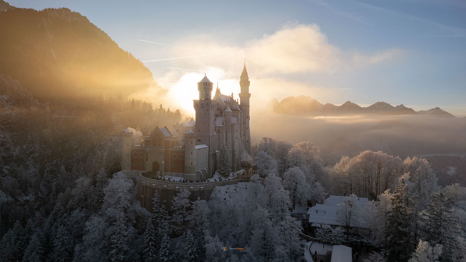 Schloss Neuschwanstein zum Sonnenuntergang im WInterkleid (433_DJI_0714-HDR)