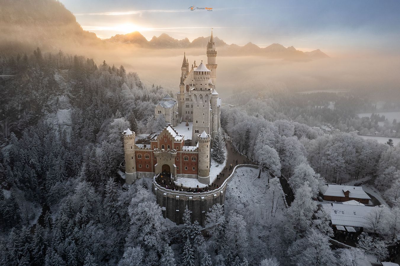 Schloss Neuschwanstein zum Sonnenuntergang im WInterkleid (433_DJI_0802-HDR)
