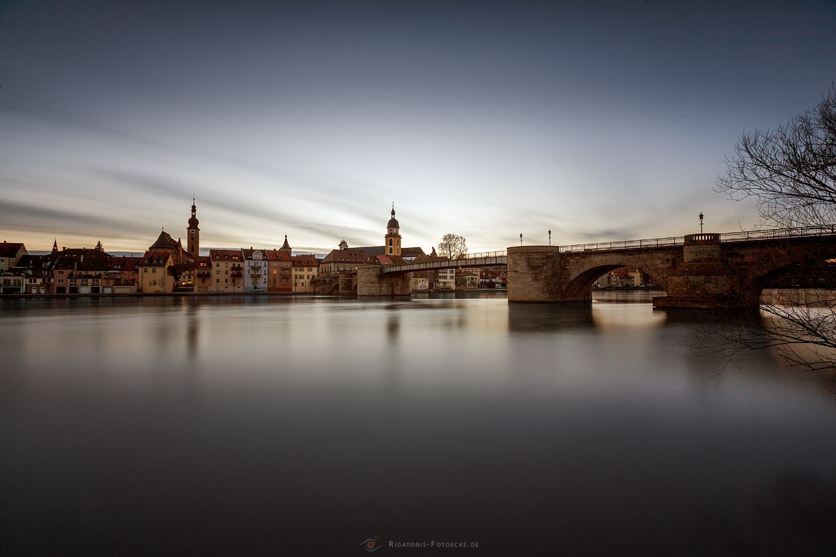 Kitzingen mit der Mainbrücke aus dem Jahr 1300
