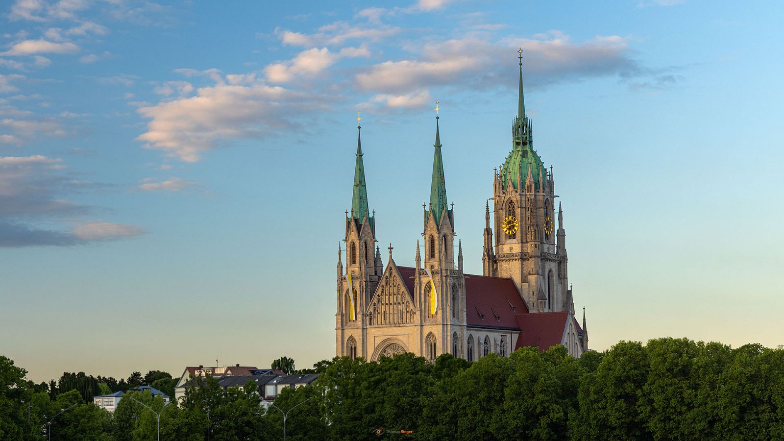 Kirche St Paul in München an der Thersienwiese im Sonnenuntergang Kirche St Paul in München an der Thersienwiese im Sonnenuntergang (440_R5_5533_2)