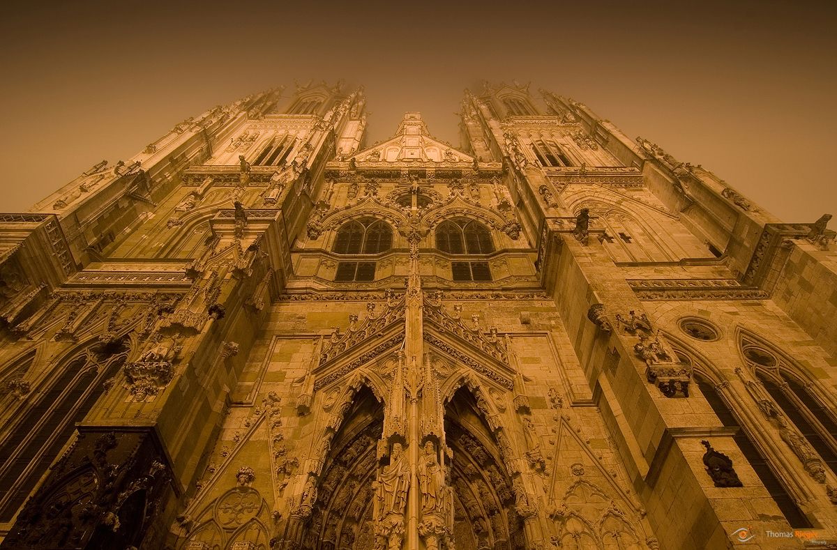 Dom Regensburg im Nebel (90_MG_9486b)