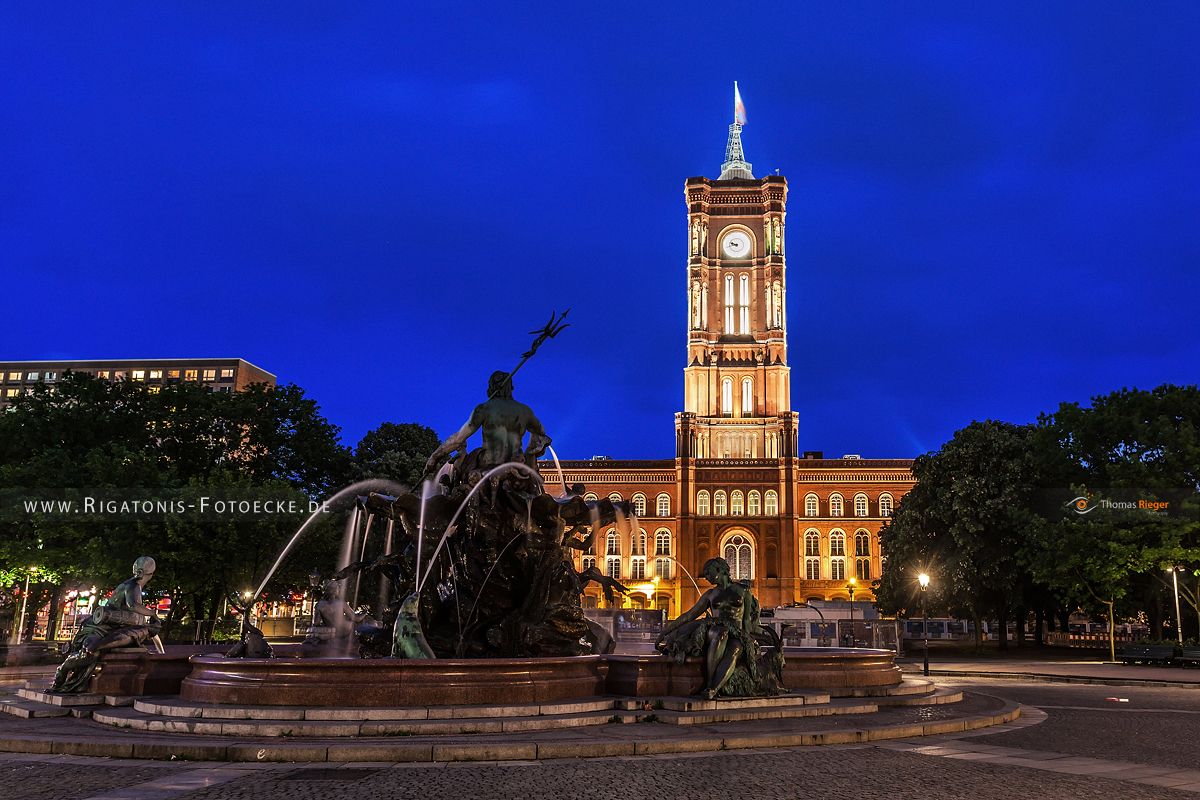 Rathaus Berlin mit Neptunbrunnen (196_IMG_1149_LR)