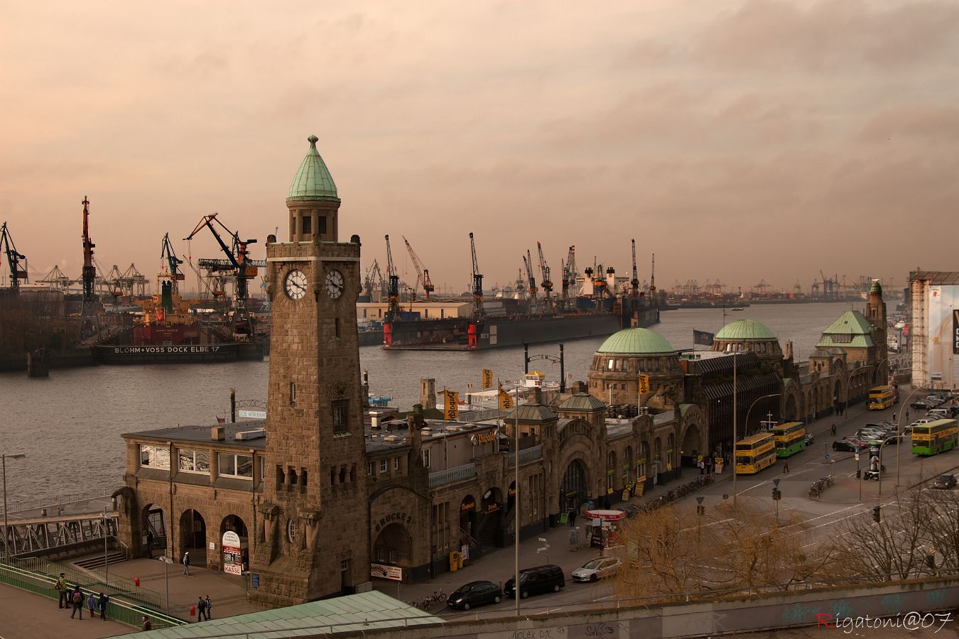 Landungsbrücken Hamburg (13_MG_2076)