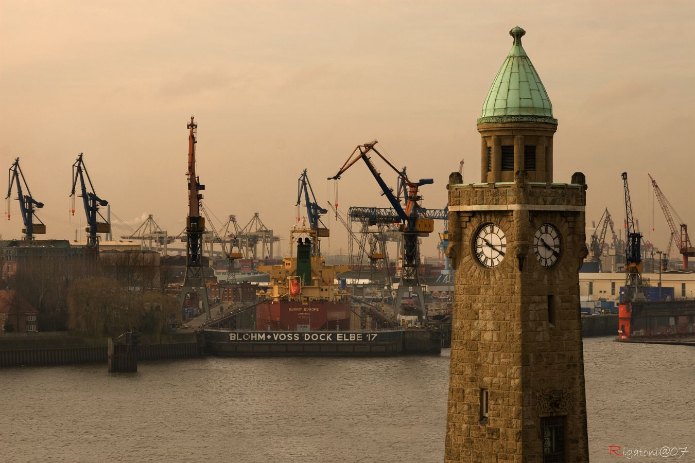 Landungsbrücken Hamburg (13_MG_2077)