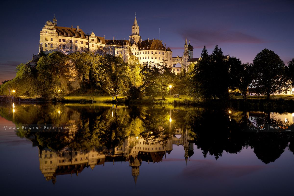 Schloss Sigmaringen bei Nacht (231_MG_0558_2) Himmel wurde in Photoshop eingefügt