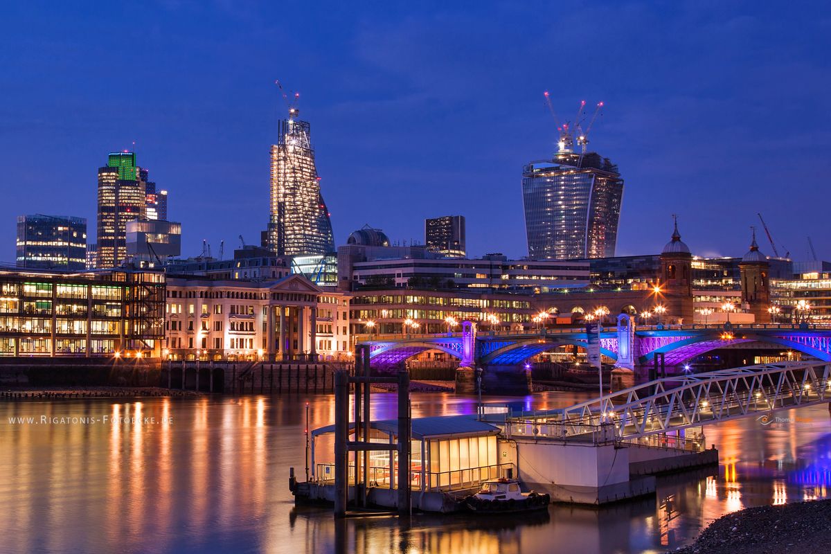 in the Streets of London (258_MG_3332_2)