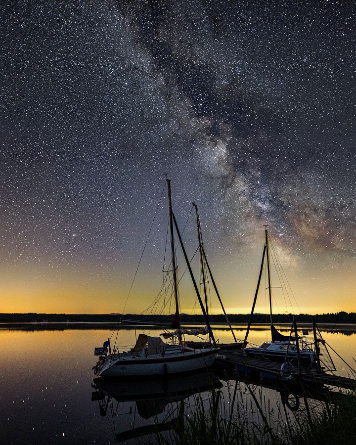 Milchstraße über dem Steinberger See in der Oberpfalz