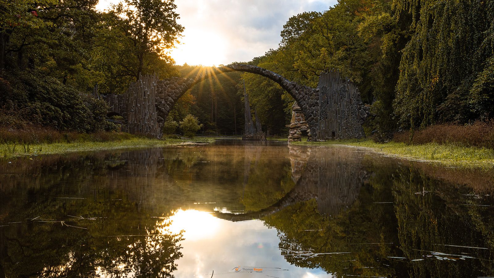 Rakotzbrücke - Die mystische Teufelsbrücke im Osten Rakotzbrücke - Die mystische Teufelsbrücke im Osten