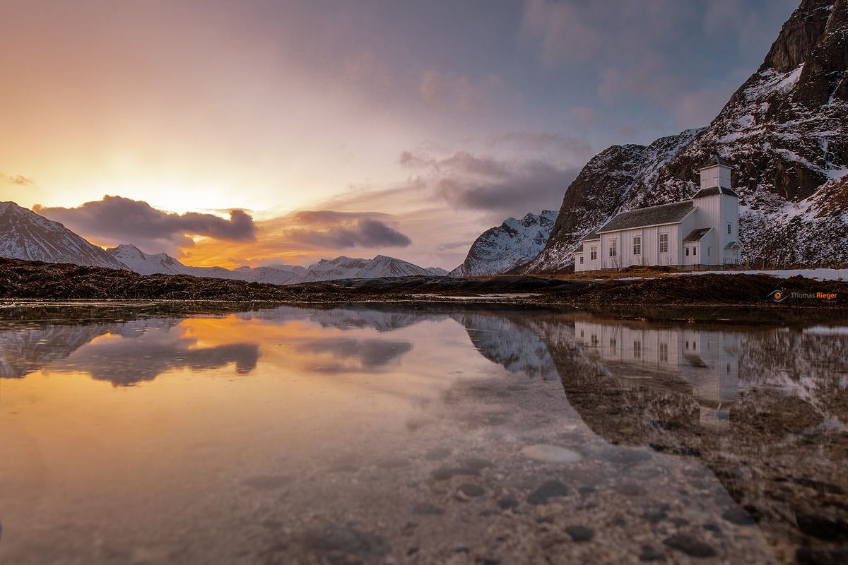 Gimsøy kirke (Vågan) (88_MG_6097-HDR)