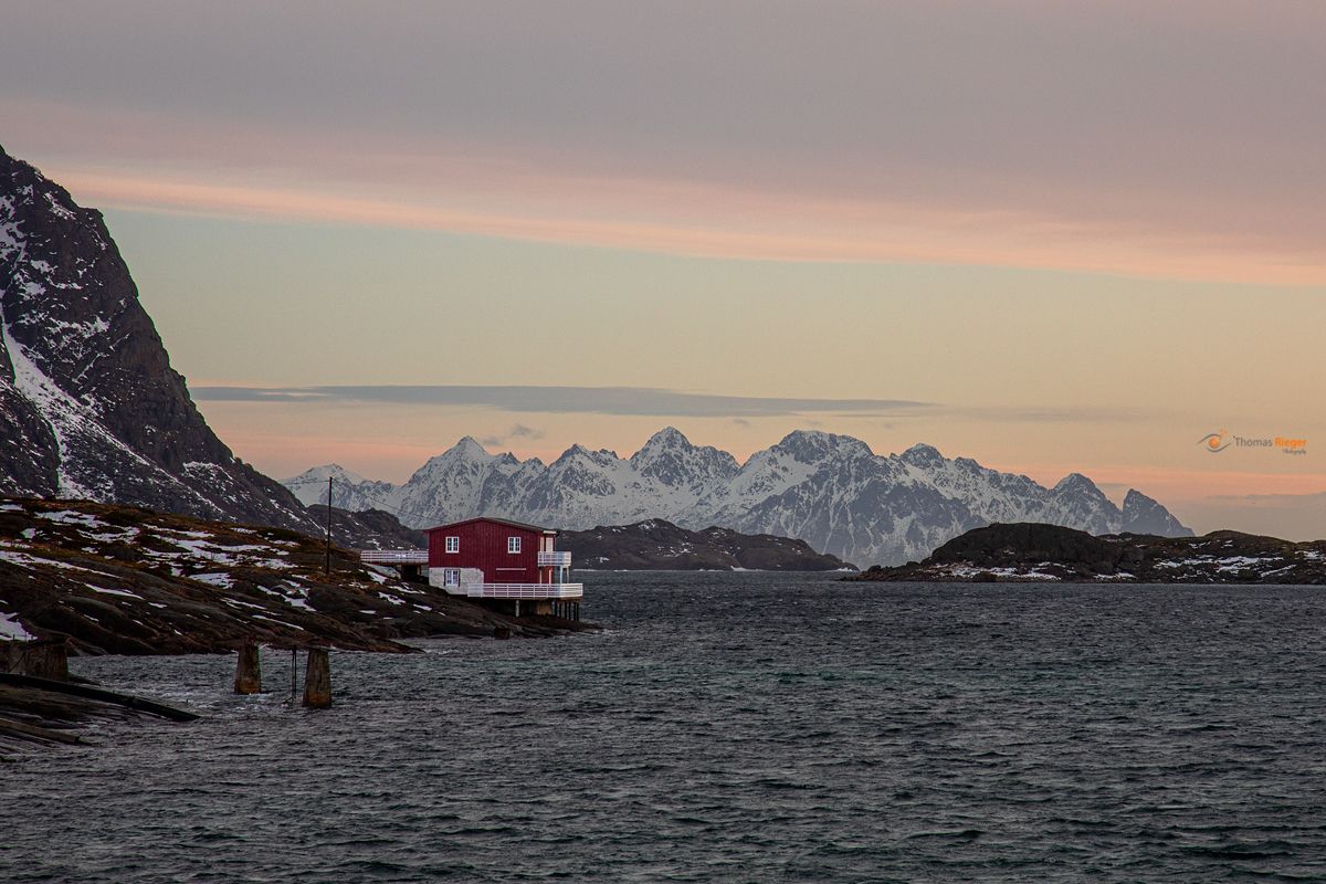 Bootshaus bei Henningsvear (88_MG_6127)