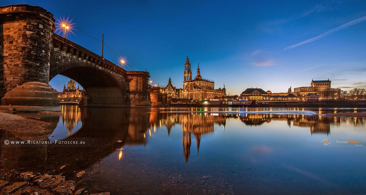 blaue Stunde am Elbufer un Dresden (269_IMG_0545-Panorama_3)