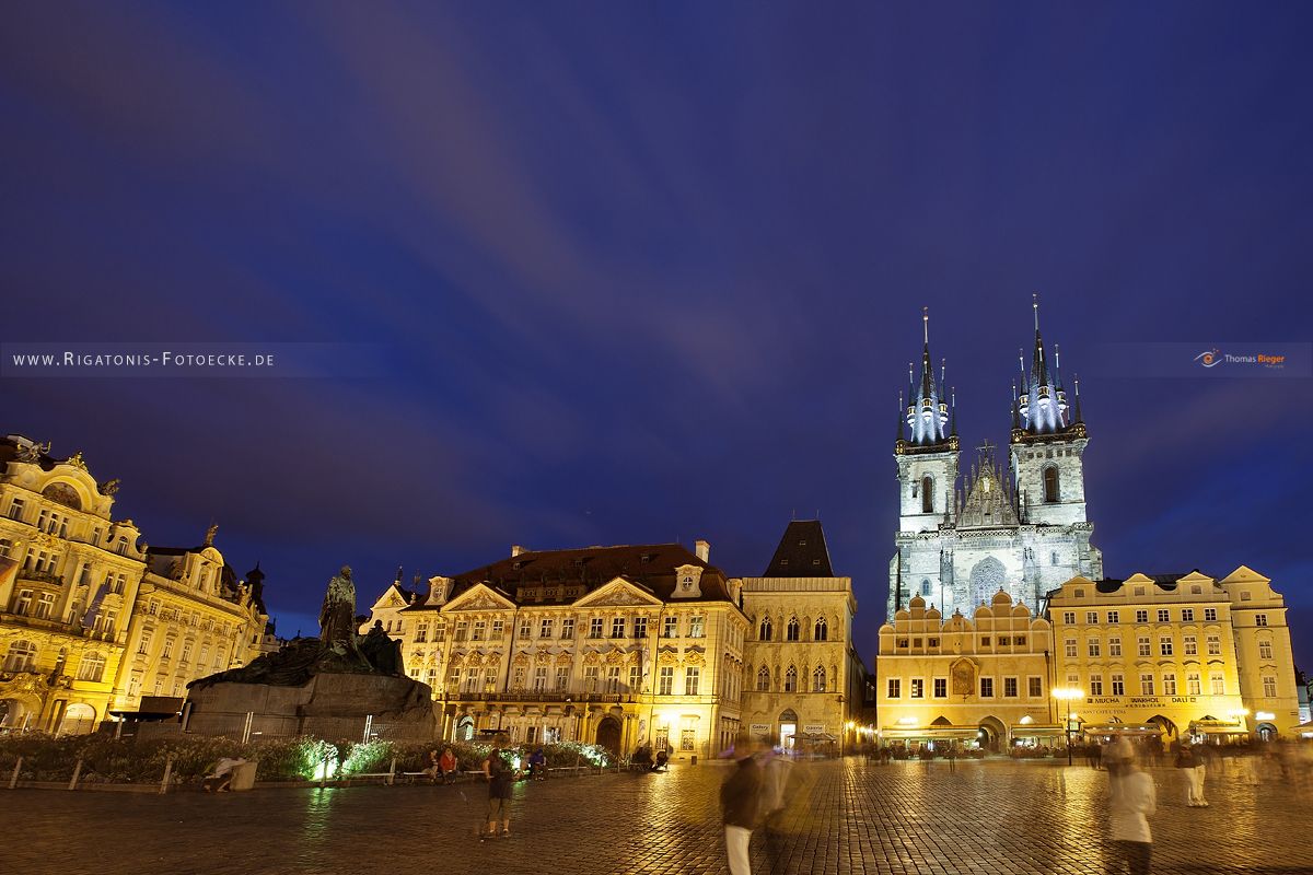 Prag Altstädter Ring mit Blick zur Teynkirche (287_IMG_3977)