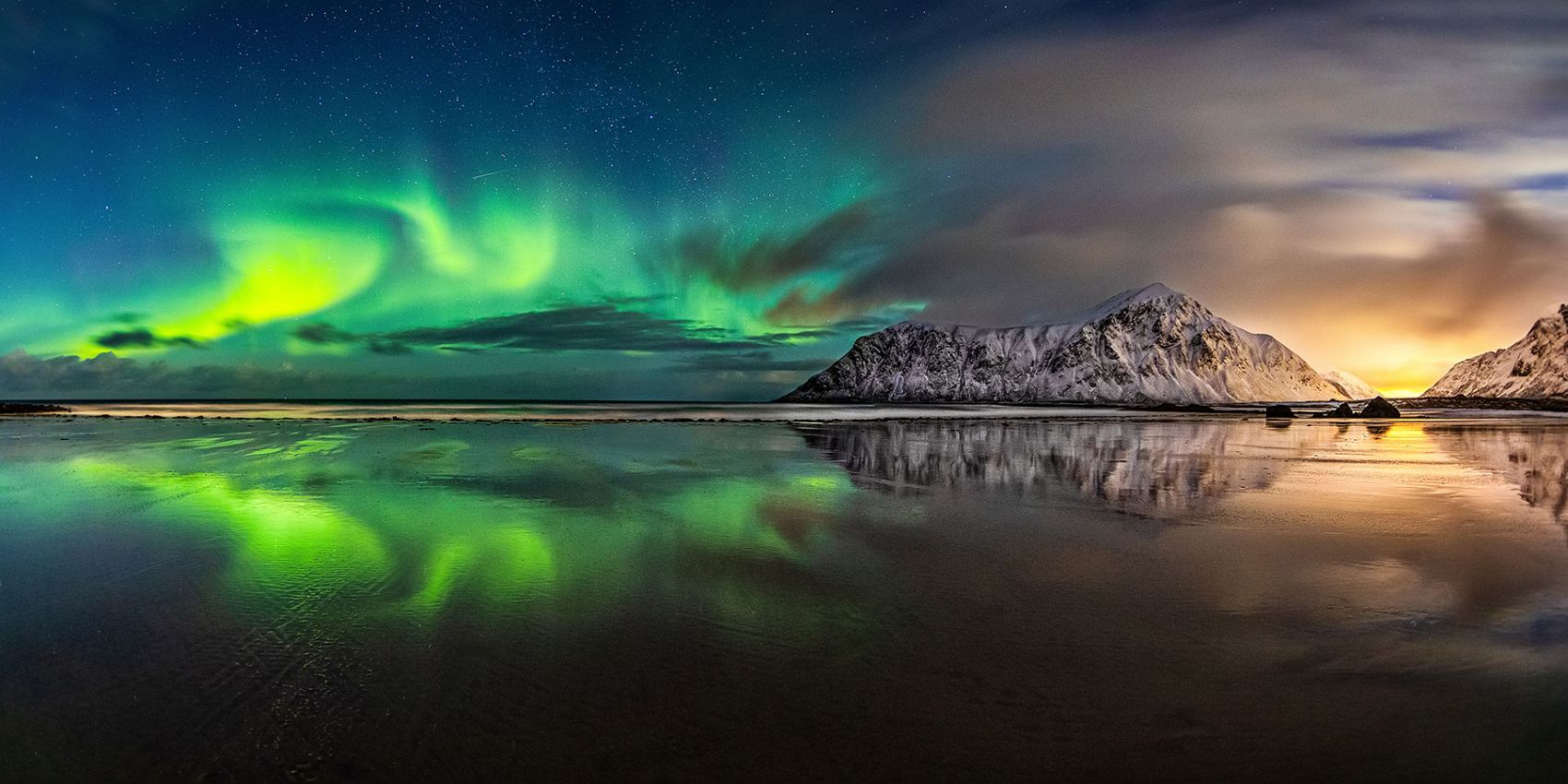 Aurora Borealis, Nordlichter in Norwegen am Skagsanden beach (88_MG_6389_9)