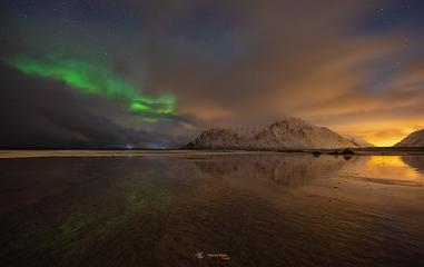 Aurora Borealis, Nordlichter in Norwegen am Skagsanden beach