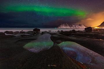 Aurora Borealis, Nordlicher in Norwegen am Utakleiv beach in den Drachenaugen