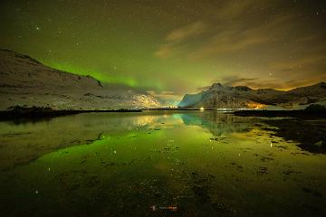 Aurora Borealis, Nordlicher in Norwegen bei Flakstad