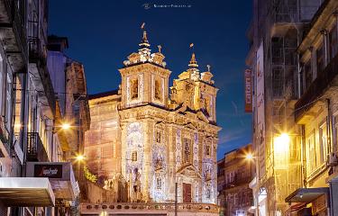 Porto Portugal - Church of Saint Ildefonso zur blauen Stunde