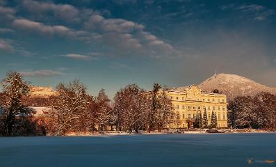 Salzburg, Schloss Leopoldskron mit der Salzburg im Hintergrund