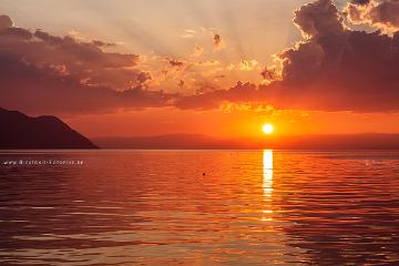 Sonnenuntergang in Montreux am Genfer See in der Schweiz