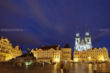 Prag Altstädter Ring mit Blick zur Teynkirche