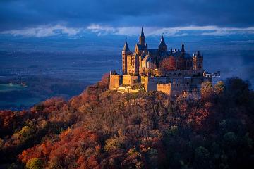 Burg Hohenzollern im Abendlicht