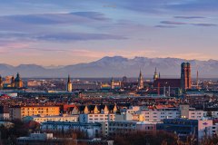 München bei Fön während einem Sonnenuntergang
