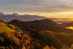 Slowenien, Jamnik, Kirche St Primus im  Sonnenaufgang