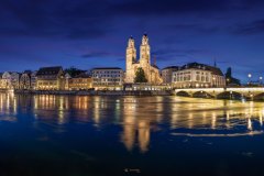 Blick auf Größmünster, Münsterbrücke und Fraumünster in Zürich