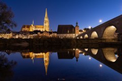 Regensburg von der Jahninsel zur blauen Stunde