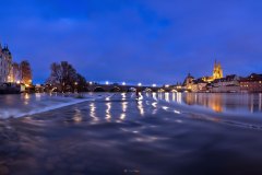 Regensburg Hochwasser an der steinernen Brücke