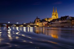 Regensburg Hochwasser an der steinernen Brücke