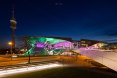 BMW Welt München in der blauen Stunde